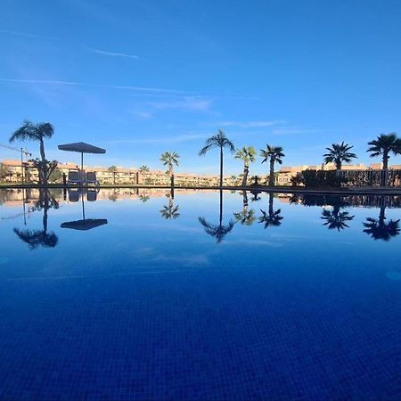 Mini-Villa Situee Dans Une Residence Prestigia A Marrakech, Avec Une Vue Sur La Piscine Et Le Golf Une Securite 24H Sur 24 Et Une Proximite Ideale De L Aeroport 5 Minutes C Est Une Offre Parfaite Pour Des Vacances Marrakesch Exterior foto