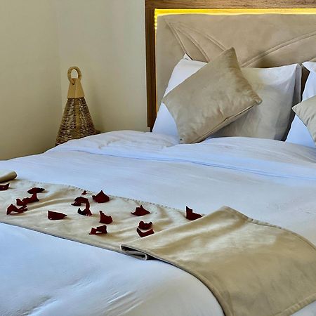Mini-Villa Situee Dans Une Residence Prestigia A Marrakech, Avec Une Vue Sur La Piscine Et Le Golf Une Securite 24H Sur 24 Et Une Proximite Ideale De L Aeroport 5 Minutes C Est Une Offre Parfaite Pour Des Vacances Marrakesch Exterior foto