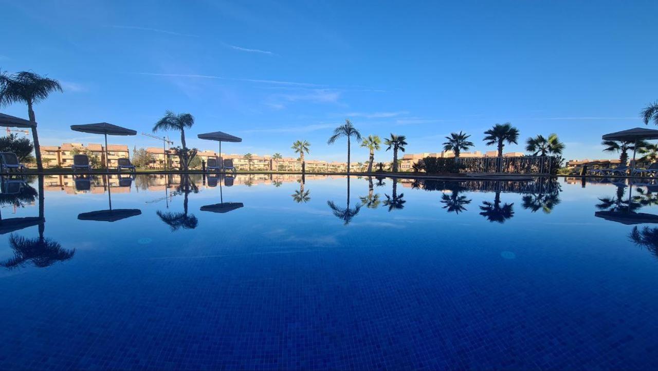 Mini-Villa Situee Dans Une Residence Prestigia A Marrakech, Avec Une Vue Sur La Piscine Et Le Golf Une Securite 24H Sur 24 Et Une Proximite Ideale De L Aeroport 5 Minutes C Est Une Offre Parfaite Pour Des Vacances Marrakesch Exterior foto