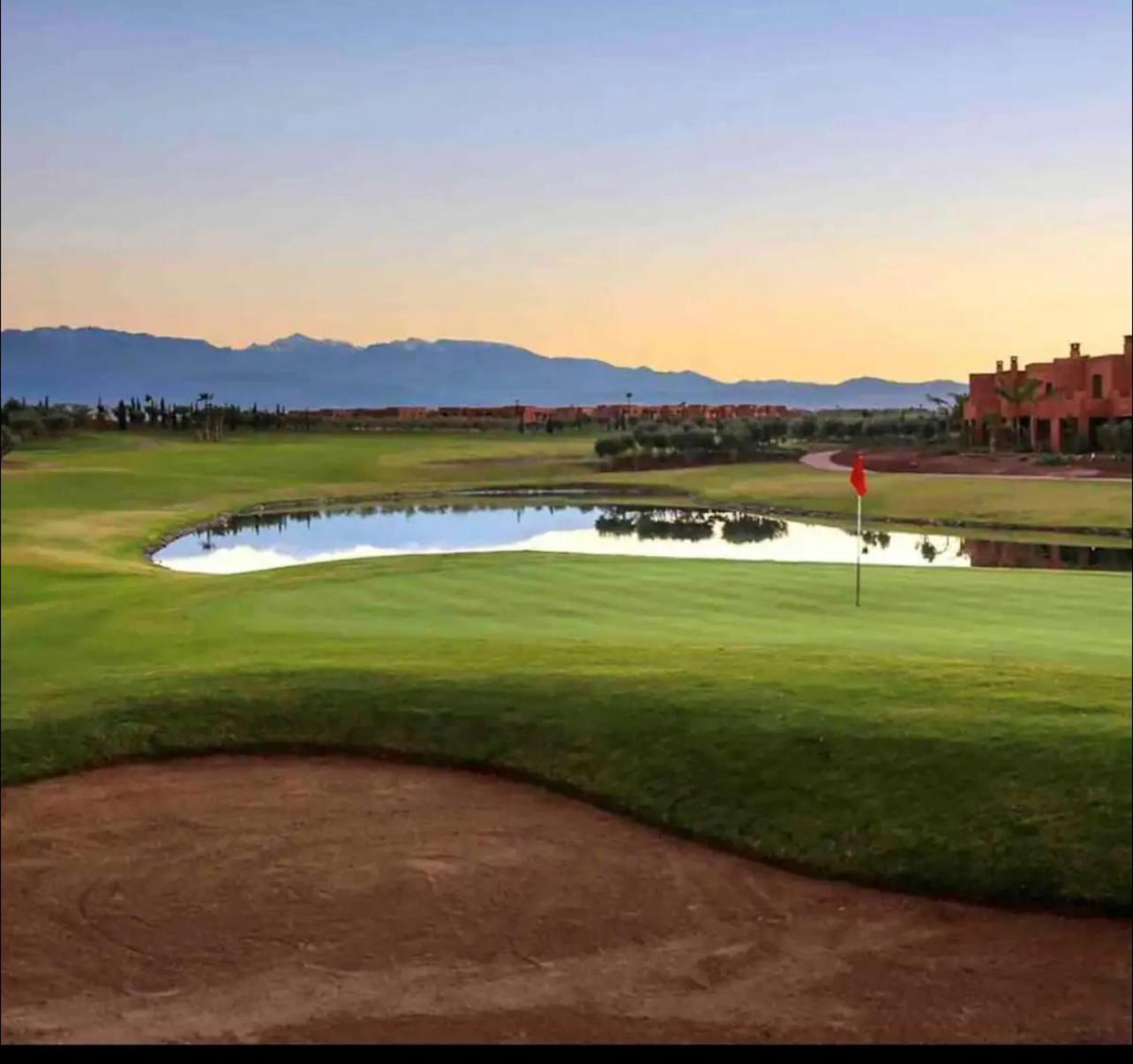 Mini-Villa Situee Dans Une Residence Prestigia A Marrakech, Avec Une Vue Sur La Piscine Et Le Golf Une Securite 24H Sur 24 Et Une Proximite Ideale De L Aeroport 5 Minutes C Est Une Offre Parfaite Pour Des Vacances Marrakesch Exterior foto