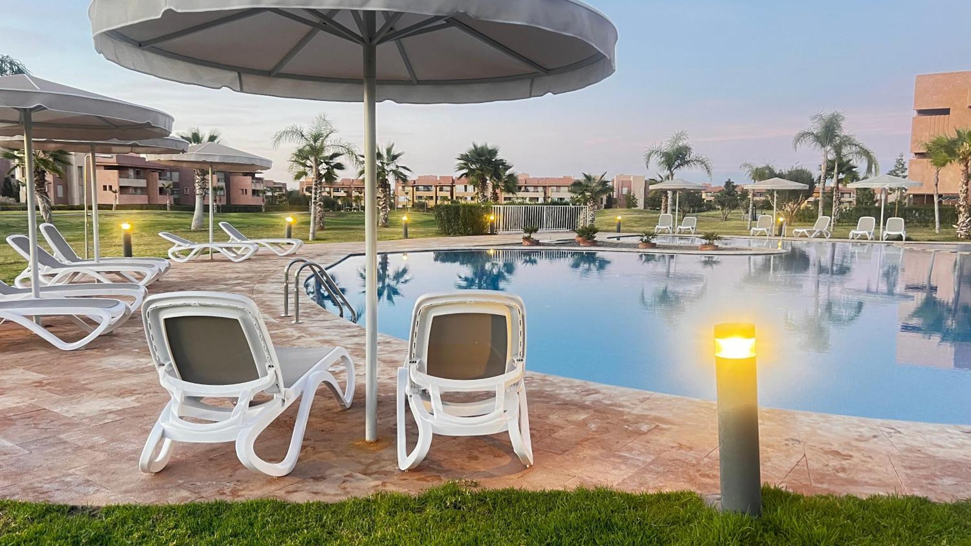 Mini-Villa Situee Dans Une Residence Prestigia A Marrakech, Avec Une Vue Sur La Piscine Et Le Golf Une Securite 24H Sur 24 Et Une Proximite Ideale De L Aeroport 5 Minutes C Est Une Offre Parfaite Pour Des Vacances Marrakesch Exterior foto