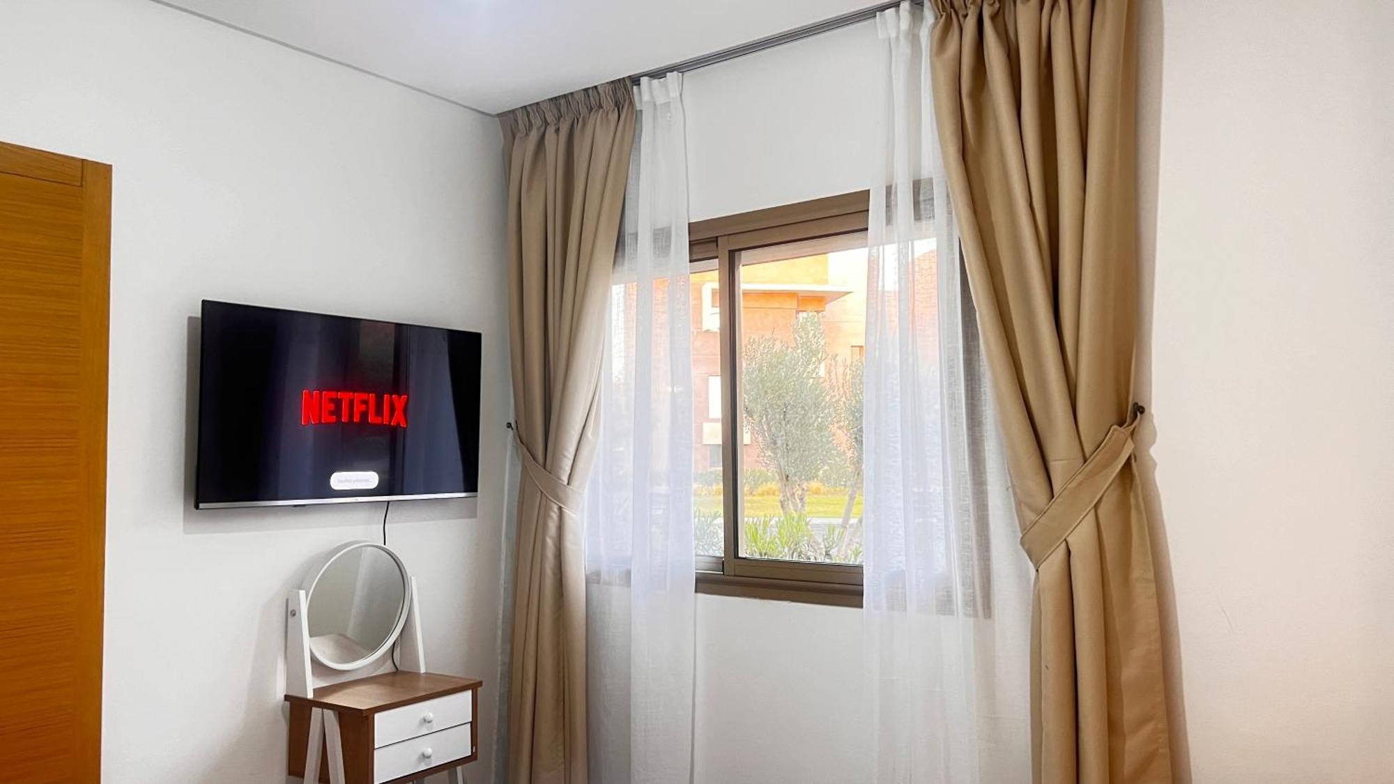 Mini-Villa Situee Dans Une Residence Prestigia A Marrakech, Avec Une Vue Sur La Piscine Et Le Golf Une Securite 24H Sur 24 Et Une Proximite Ideale De L Aeroport 5 Minutes C Est Une Offre Parfaite Pour Des Vacances Marrakesch Exterior foto
